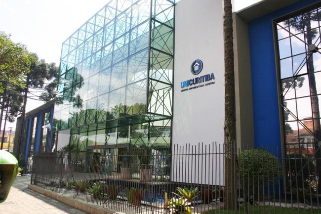 Fachada da Unicuritiba